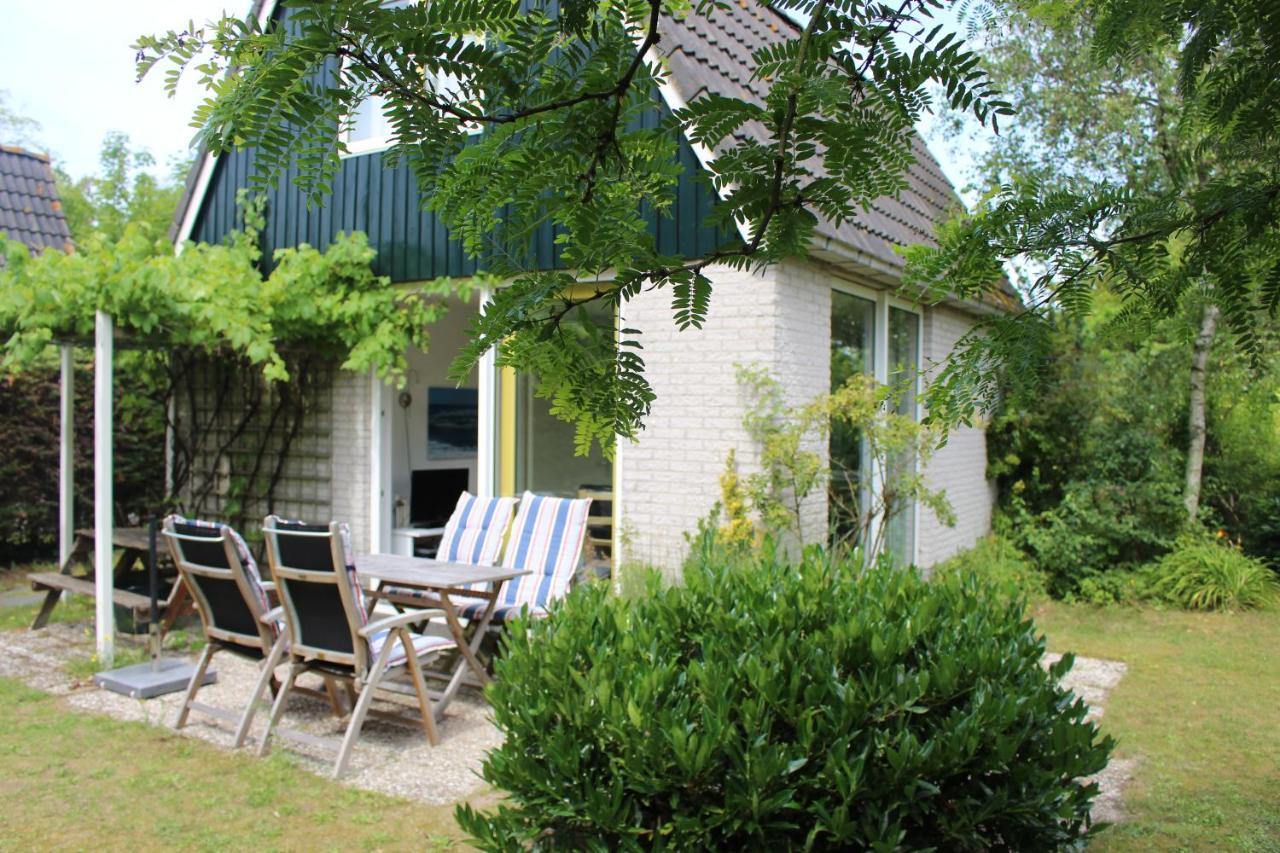 Bungalows - Bungalowpark Mooyeveld - Uniek Gelegen In De Duinen! Egmond Binnen Ruang foto