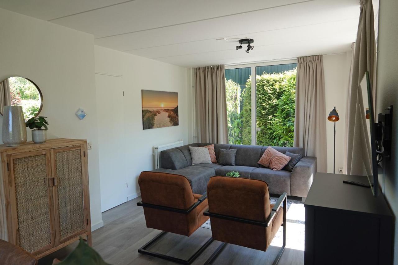 Bungalows - Bungalowpark Mooyeveld - Uniek Gelegen In De Duinen! Egmond Binnen Ruang foto