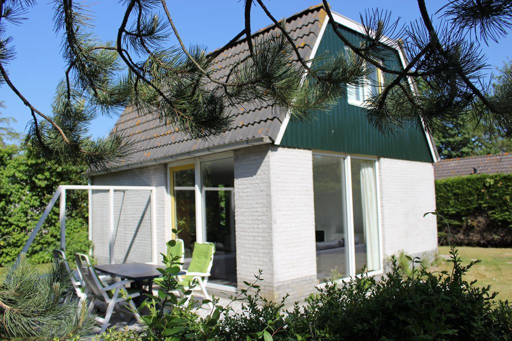 Bungalows - Bungalowpark Mooyeveld - Uniek Gelegen In De Duinen! Egmond Binnen Bagian luar foto