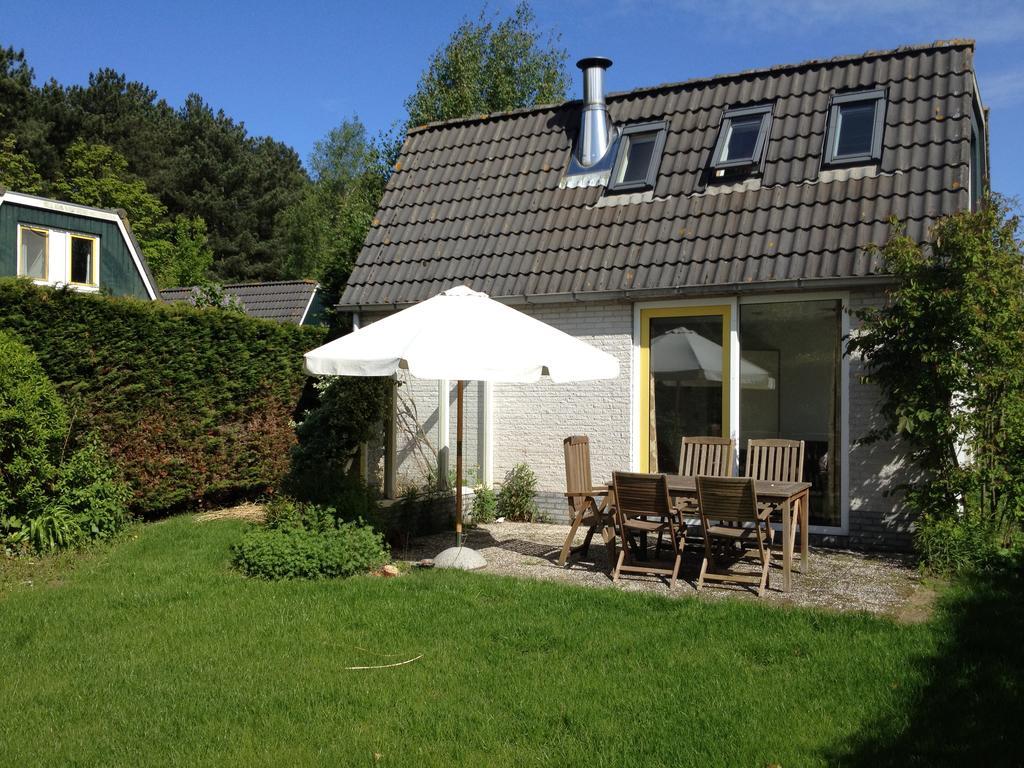 Bungalows - Bungalowpark Mooyeveld - Uniek Gelegen In De Duinen! Egmond Binnen Ruang foto