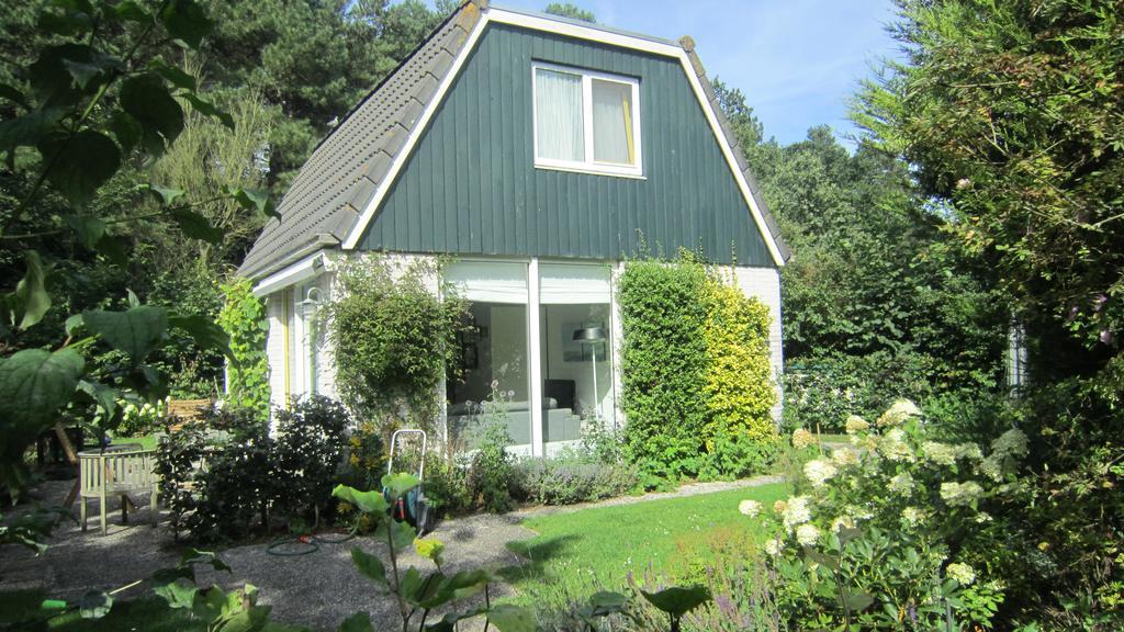 Bungalows - Bungalowpark Mooyeveld - Uniek Gelegen In De Duinen! Egmond Binnen Bagian luar foto