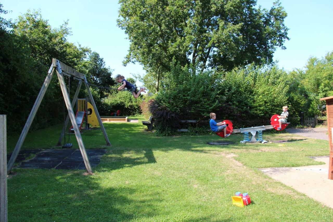 Bungalows - Bungalowpark Mooyeveld - Uniek Gelegen In De Duinen! Egmond Binnen Bagian luar foto